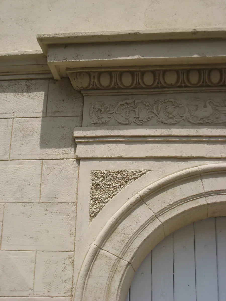 Pigeonnier de Marssac, décors fin XIXe restaurés