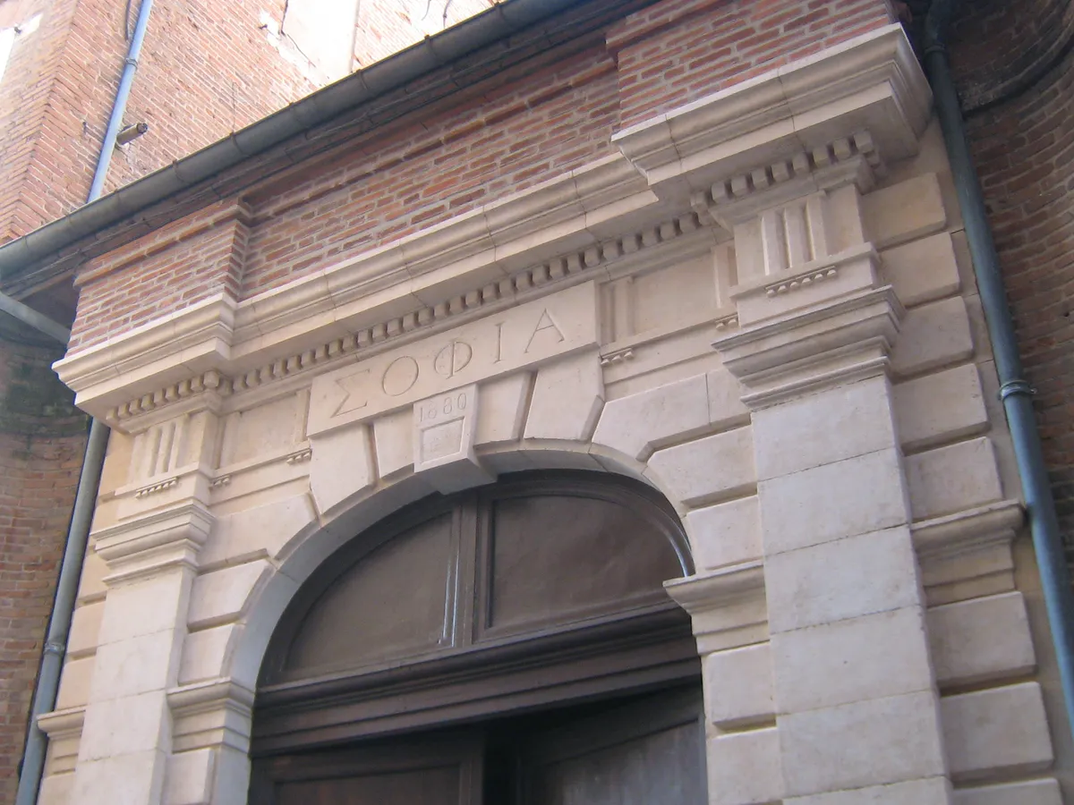 Hôtel particulier Ronel, porche XIXe en pierre restauré